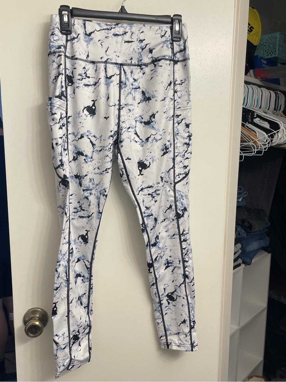 SHEIN White and Black Marble-Print Leggings